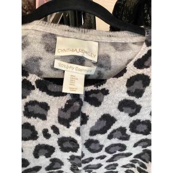 Cynthia Rowley Gray Black Leopard 100% Cashmere Cardigan Sweater L ~ Excellent - Picture 2 of 5